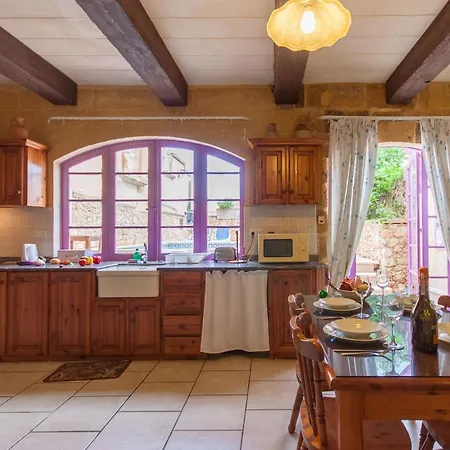 Gozitan Farmhouse With Pool - Pp 1 - Happy ヴィラ Il-Wilġa