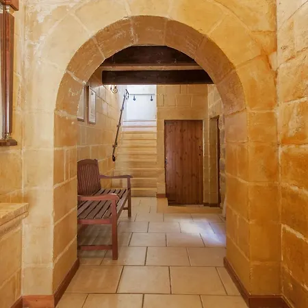 Gozitan Farmhouse With Pool - Pp 1 - Happy Il-Wilġa