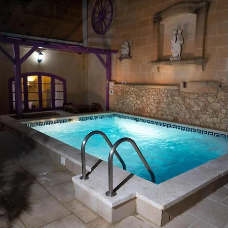 Gozitan Farmhouse With Pool - Pp 1 - Happy
